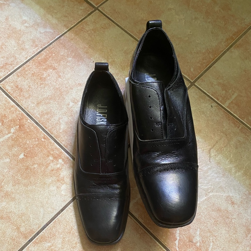 Men’s dress shoes